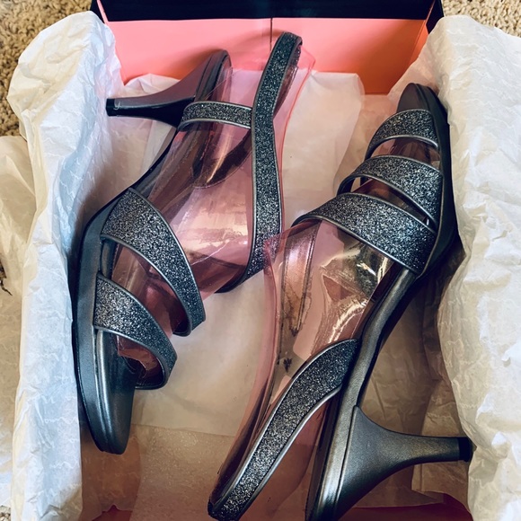 NINA NOLGA PEWTER HEELS 10 - Picture 2 of 7